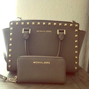 MK Medium Hamilton with matching Wristlet